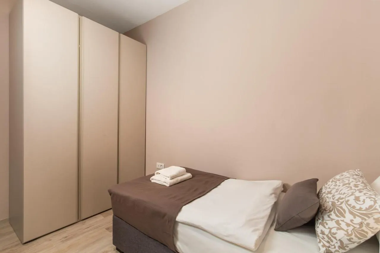 Apartment Nensi Pjescana Uvala