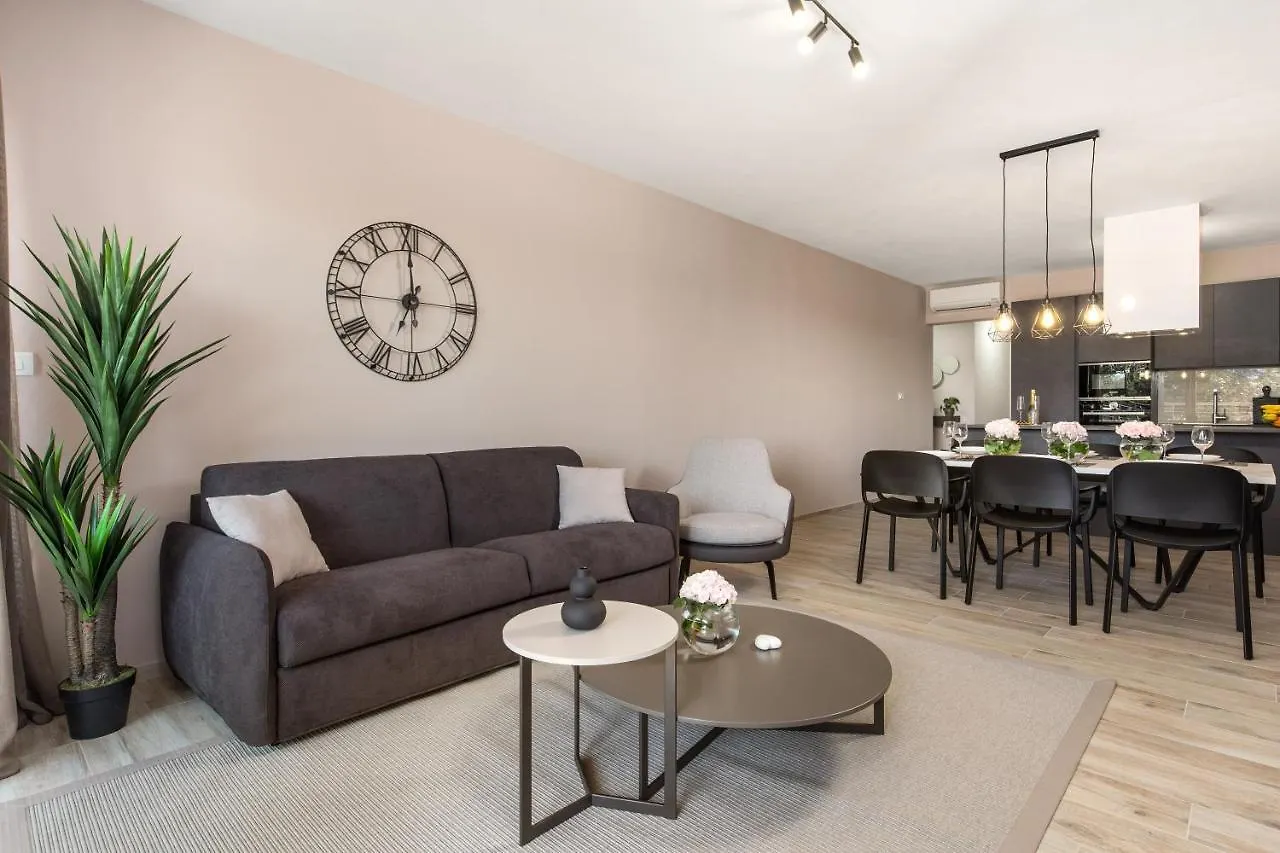 Apartment Nensi Pjescana Uvala 0*,  Croatia