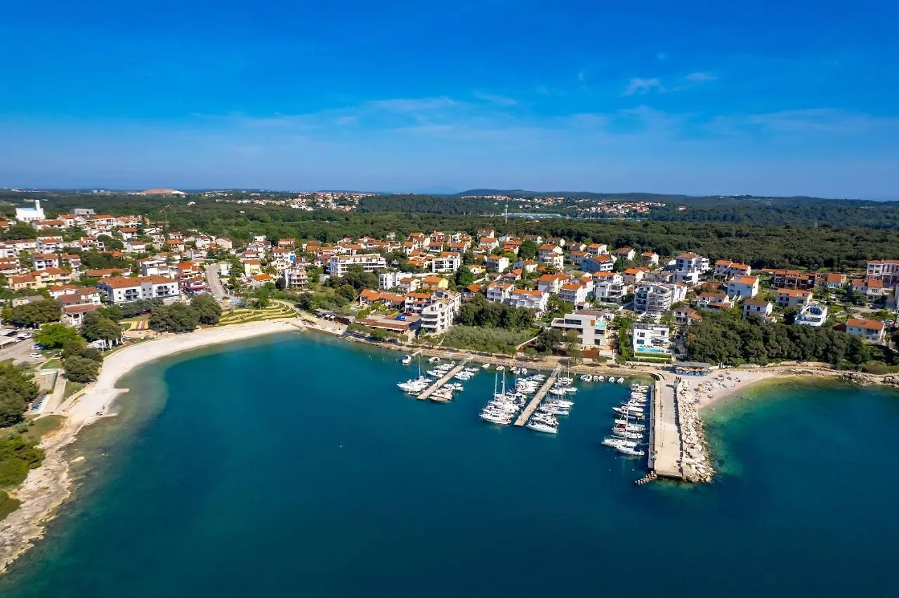 Apartment Nensi Pjescana Uvala