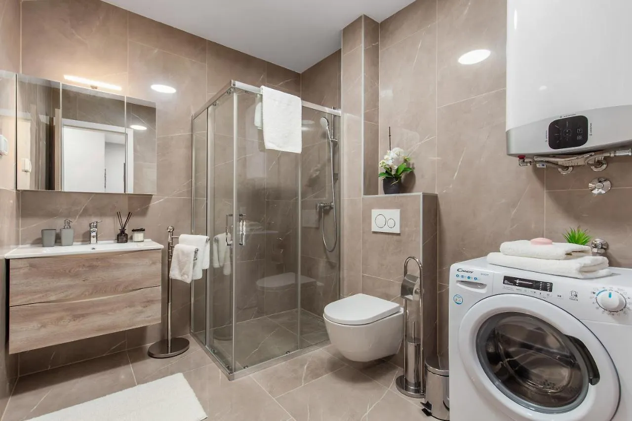 Apartment Nensi بيشكانا أوفالا